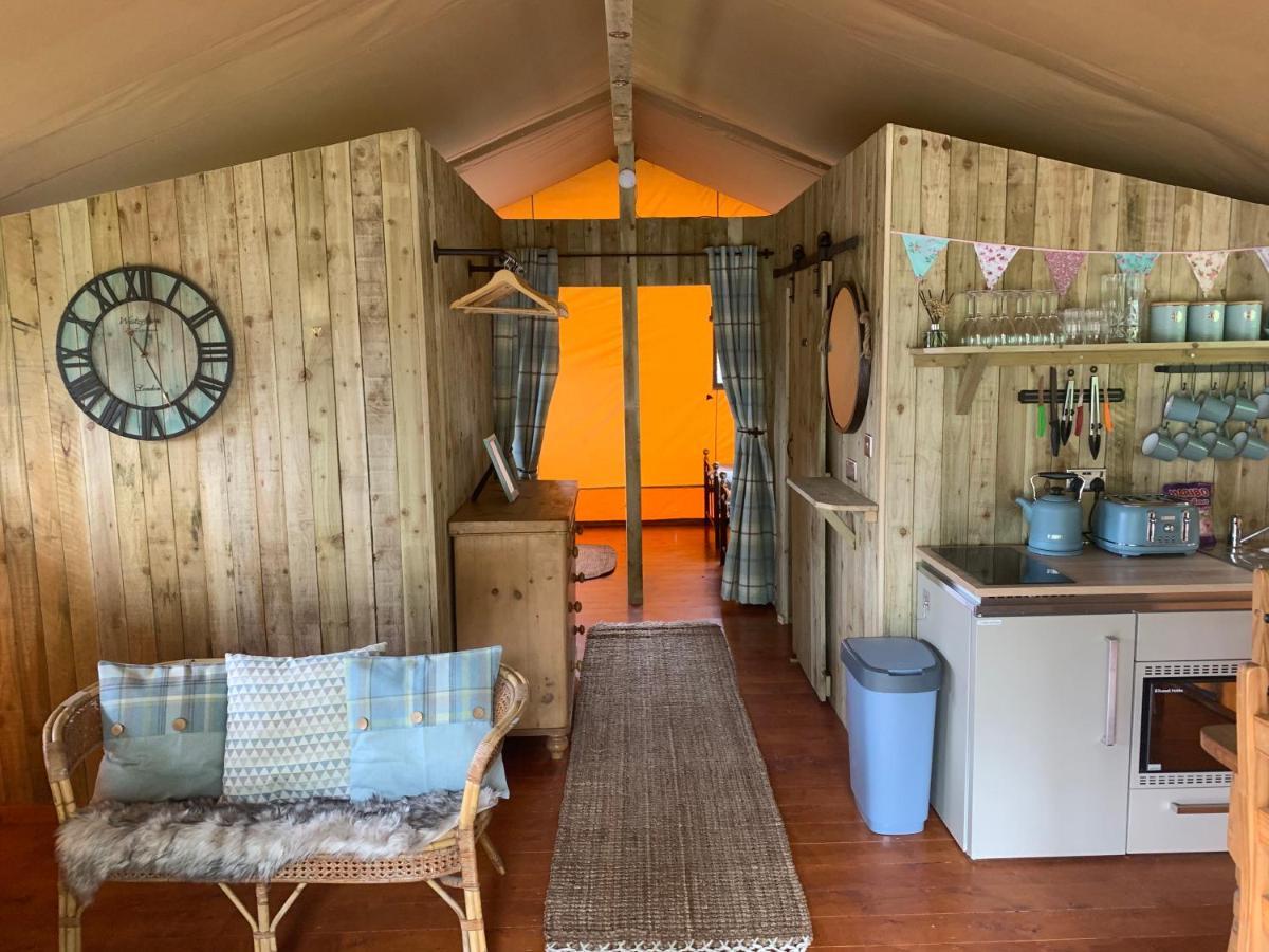 Mountain View Safari Tent With Hot Tub In The Heart Of Snowdonia Dolgellau Exterior photo
